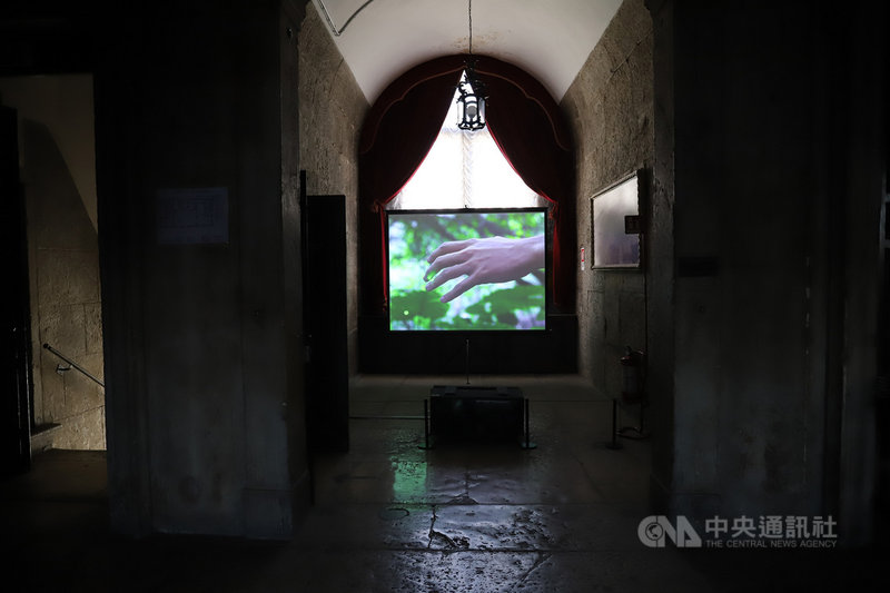 2021威尼斯建築雙年展台灣館以「台灣郊遊」為策展核心,呼應大會主題,嘗試探討人類與自然共存所要面臨的改變與處境,台灣館在威尼斯當地展覽地點為「普里奇歐尼宮」,這是一座古老的監獄。(國美館提供)中央社記者陳秉弘傳真 110年6月12日