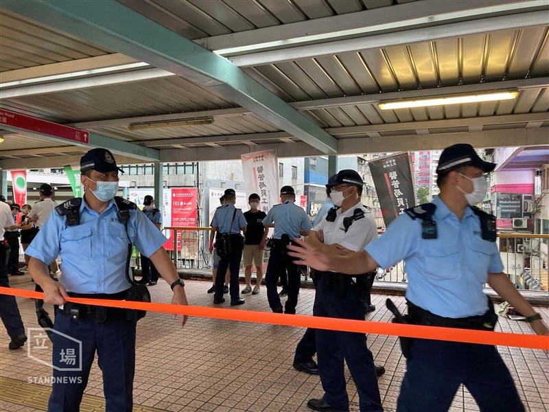 12日是香港反送中「612」遊行2週年,港警下午4時許在銅鑼灣部分區域劃封鎖區高度戒備。(圖取自立場新聞)