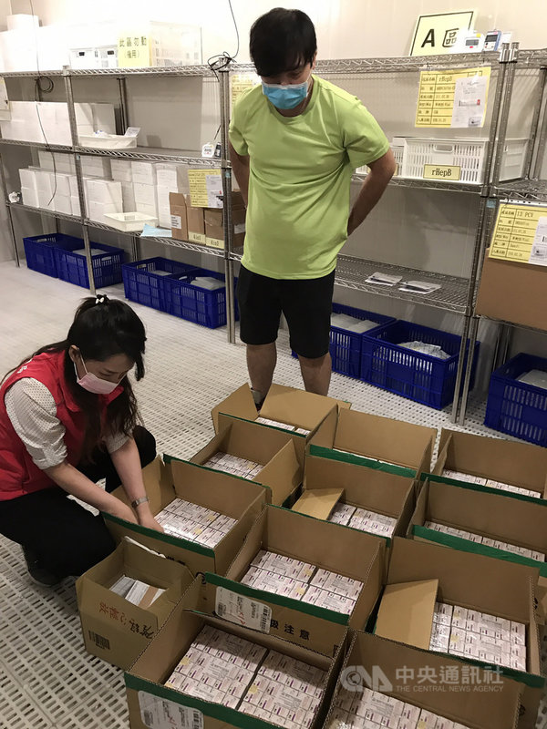 日本捐贈124萬劑AZ疫苗,南投縣獲撥配1萬8000劑,衛生局表示,各接種服務機構預計15日上午9時起同步開放電話預約,不開放現場登記,16日上午9時開始接種疫苗,若民眾不清楚南投縣各鄉鎮市疫苗接種機構地點、時間等資訊,可洽詢衛生局。(南投縣政府提供)中央社記者蕭博陽南投縣傳真 110年6月12日