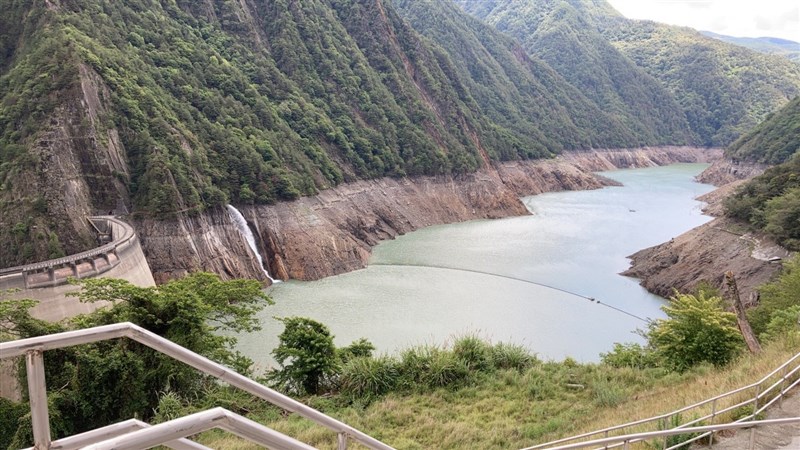 近日受惠鋒面挹注,德基水庫每天水位持續上升,根據經濟部水利署防災資訊服務網資料,德基水庫14日有效蓄水率已達20.4%。(大甲溪發電廠提供)中央社記者趙麗妍傳真 110年6月14日