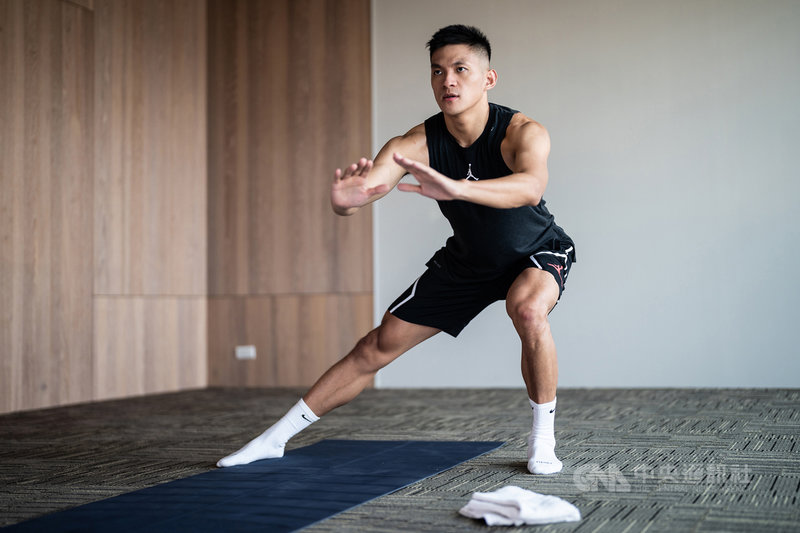 台灣職籃新聯盟T1 League高雄海神隊與九太未來將以「策略聯盟」進行合作,15日舉行線上聯合開訓,球星于煥亞說,將先準備好自己,助球隊打出成績。(高雄海神隊提供)中央社記者黃巧雯傳真 110年6月15日