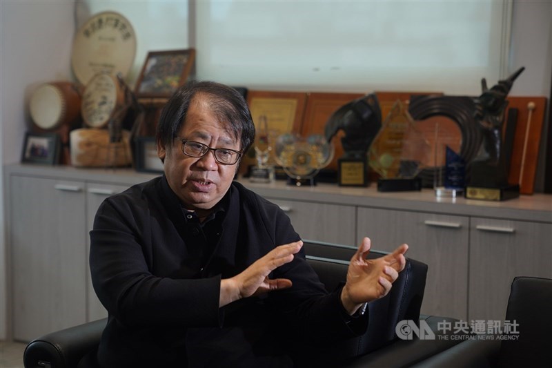朱宗慶打擊樂團在疫情期間成立官方社群平台、持續推出新影片,在數位時代不缺席。圖為擊樂名家朱宗慶。(中央社檔案照片)