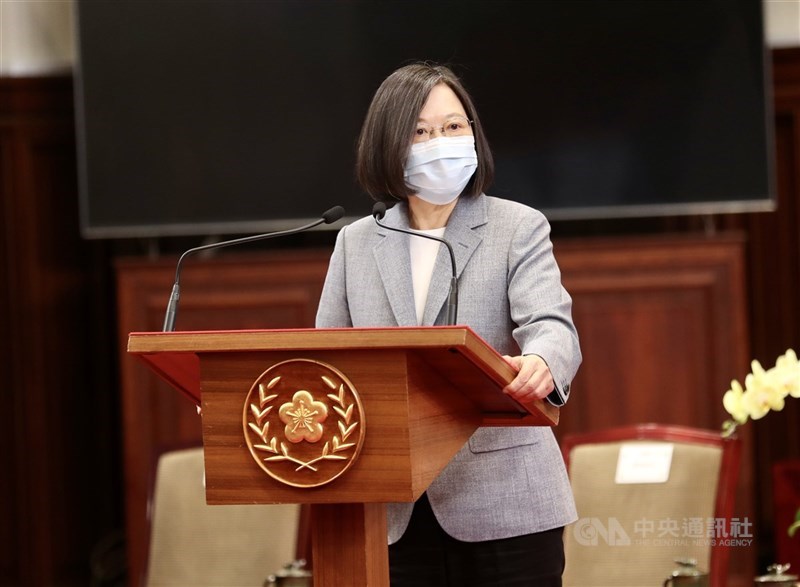總統蔡英文日前一段談話遭泰媒解讀為指責泰國囤積疫苗;駐泰國代表處澄清,蔡總統從未指稱泰國「阻擋」疫苗出口,多家泰國媒體也刊出駐泰代表處澄清稿。(中央社檔案照片)