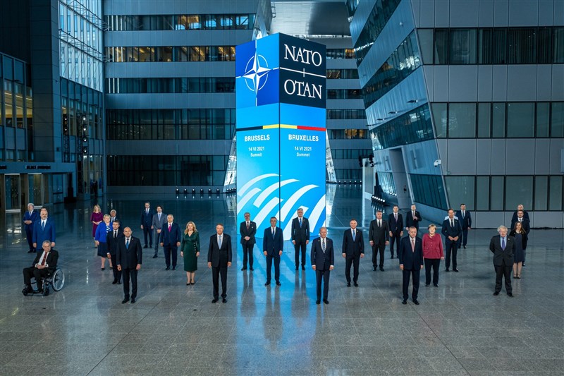 北大西洋公約組織(NATO)30成員國14日在比利時首都布魯塞爾召開領袖峰會。(圖取自twitter.com/jensstoltenberg)