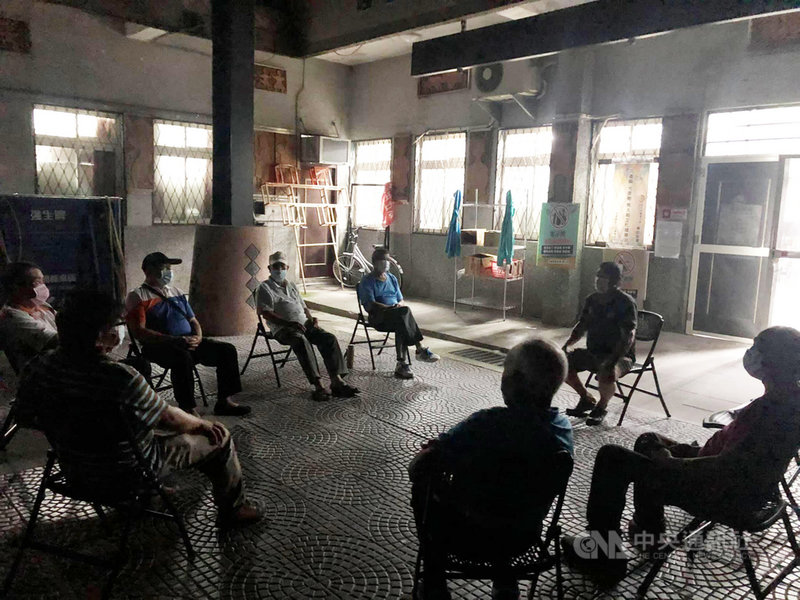 武漢肺炎(2019冠狀病毒疾病,COVID-19)本土疫情爆發以來,尚未平息。花蓮東海岸台11線的豐濱鄉沿線以阿美族居多,包括三富橋、靜浦、靜安、大港口、港口等部落都緊急召開部落會議,決議7月部落豐年祭全數取消辦理。(馬太鞍部落提供)中央社記者張祈傳真 110年6月16日