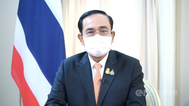 泰國總理帕拉育16日透過電視演講宣布泰國將在120天內全面開放國境,他並舉台灣和新加坡為例,說明自己生產疫苗的重要性。(泰國總理府提供)中央社記者呂欣憓曼谷傳真 110年6月16日