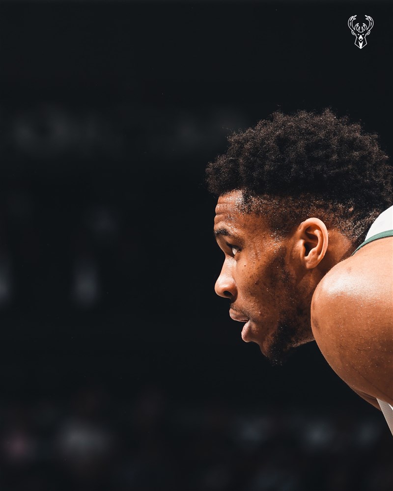 NBA15日公布年度最佳陣容,安特托昆博(圖)以滿分500分獲選為年度第1隊成員。(圖取自twitter.com/Bucks)
