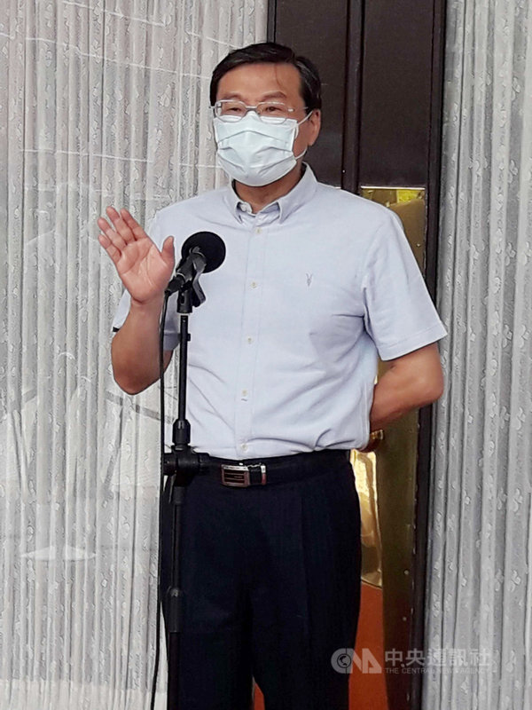 立法院臨時會院會18日將力拚「紓困4.0」特別預算三讀,立法院財政委員會召委、國民黨立委曾銘宗(圖)16日在立法院受訪表示,「我們也希望預算趕快通過」,他說,「放心,會通過,但是我們要好好把關。」中央社記者范正祥攝 110年6月16日