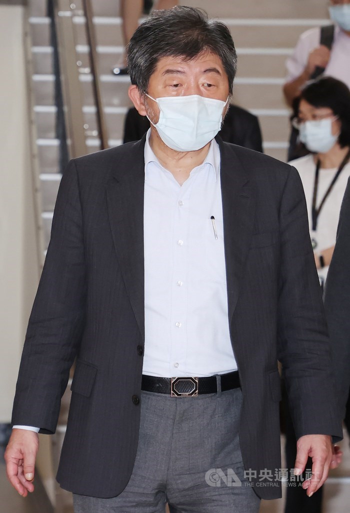 立法院臨時會院會18日將力拚「紓困4.0」特別預算三讀,17日邀請衛福部長陳時中(圖)等官員列席,繼續進行朝野協商。中央社記者施宗暉攝 110年6月17日