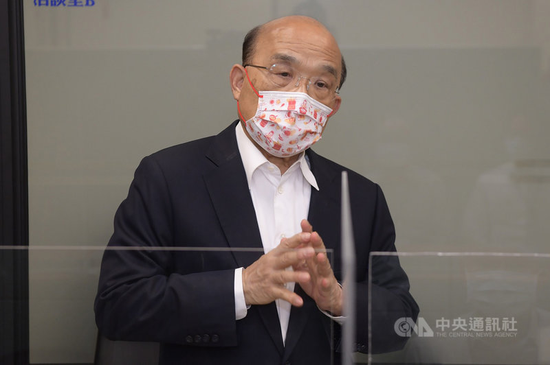 行政院長蘇貞昌19日視察苗栗電子廠防疫加強作為。(行政院提供)中央社記者賴于榛傳真 110年6月19日
