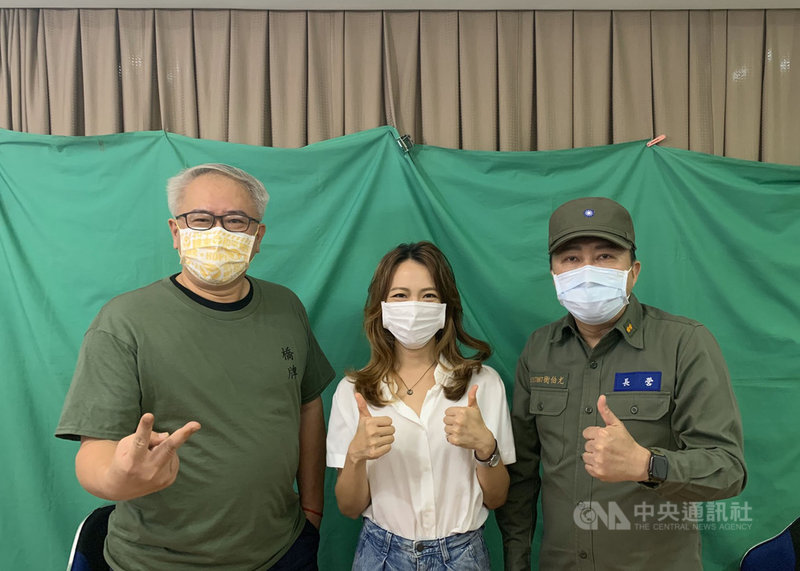 影集「國際橋牌社2」19日舉行線上記者會,製作人汪怡昕(左起)和演員范宸菲、趙正平出席主持。(國際橋牌社提供)中央社記者葉冠吟傳真 110年6月20日