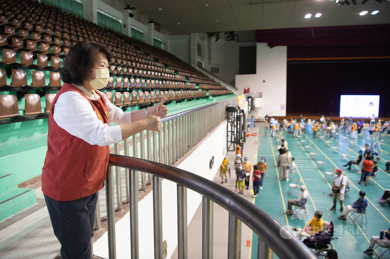 嘉義市長黃敏惠20日表示,感謝許多國家在台灣最需要疫苗的時刻伸出援手,國內疫苗明顯不足,國人需要疫苗的聲量非常大,希望中央疫苗趕快到位,提高接種率,儘早平息疫情。(嘉義市政府提供)中央社記者蔡智明傳真 110年6月20日
