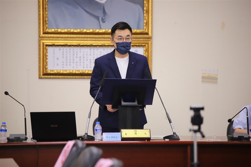 美國捐贈250萬劑COVID-19疫苗明天將送抵台灣,國民黨主席江啟臣19日表示,感謝美國協助,在台灣疫情最危急的時候,各方幫忙都令人感動。(國民黨提供)
