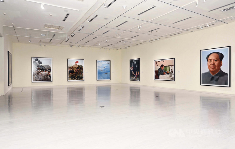 國立台灣美術館推出「影像之後:湯瑪斯.魯夫1989-2020攝影作品展」,為德國藝術家湯瑪斯.魯夫(Thomas Ruff)於東南亞的首次大型機構個展。圖為他所創作的系列作品「中國樣板畫」。(國美館提供)中央社記者陳秉弘傳真 110年6月20日
