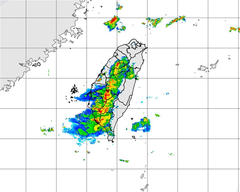 中央氣象局20日上午發布針對中南部10縣市發布豪、大雨特報。圖為上午11時20分雷達回波圖。(圖取自中央氣象局網頁cwb.gov.tw)