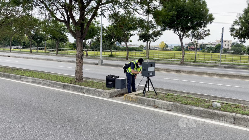 快新聞 台中市區5車連環撞 貨車失控撞轎車 公車7人受傷送醫 民視新聞網