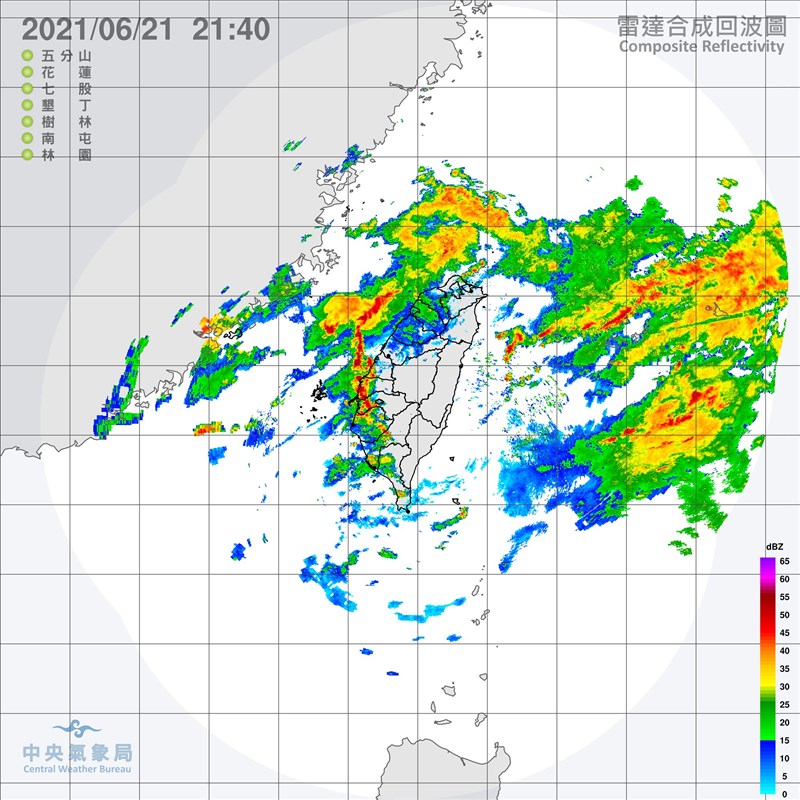 中央氣象局表示,21日晚至22日因西南風相對明顯,雲林以南等地可能仍要注意局部大雨、甚至豪雨發生。(圖取自中央氣象局網頁cwb.gov.tw)