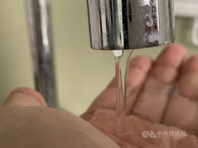 新竹縣關西淨水場將進行廢水處理設備工程,關西鎮全鎮至新埔地區竹16線沿線的內立里、寶石里及文山里,30日上午8時起停水至下午6時止,將有6229戶受影響。中央社記者郭宣彣攝 110年6月23日