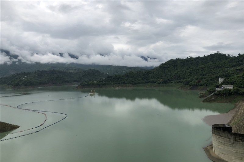 連日降雨使曾文水庫蓄水量回升,23日晚上蓄水率超過40%。圖為22日的曾文水庫。(南區水資源局提供)