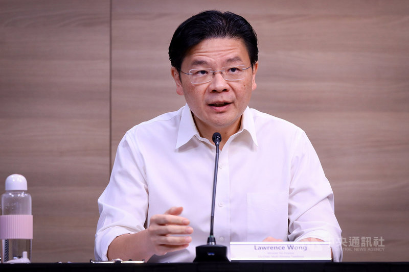 新加坡跨部會抗疫工作小組聯合領導人黃循財24日表示,星政府正研擬對疫苗接種者放寬防疫措施的指引,包括可能允許參加大型活動及更自由地出國。(新加坡通訊及新聞部提供) 中央社記者侯姿瑩新加坡傳真 110年6月24日