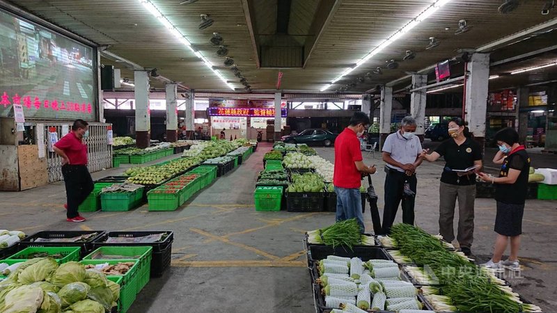 花蓮縣蔬菜運銷合作社是全花蓮最大集貨拍賣場,有往返外縣市車輛進出,花蓮縣政府25日將於花蔬社設置臨時篩檢站,對相關市場員工快篩,把關員工安全。(花蓮縣政府提供)中央社記者張祈傳真 110年6月24日