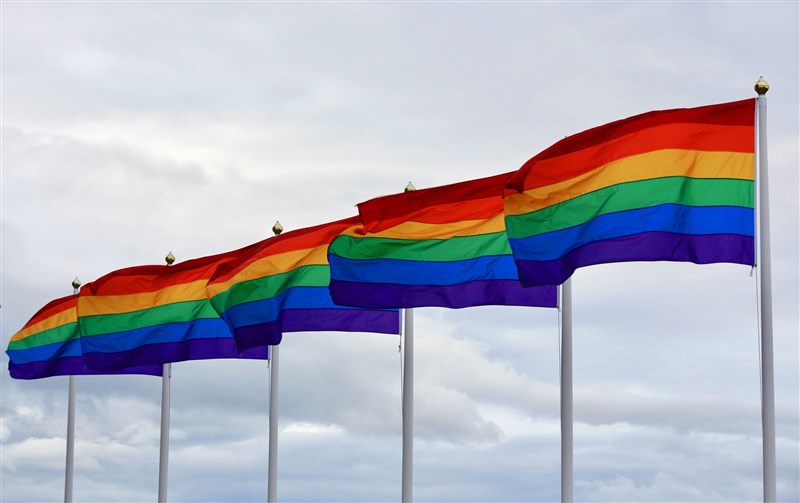 歐洲聯盟近日批評匈牙利新法禁止向兒童傳授LGBTQ內容是恥辱,匈牙利總理奧班24日出席歐盟領袖峰會時反擊,辯護新法是保護孩子和父母。(圖取自Pixabay圖庫)