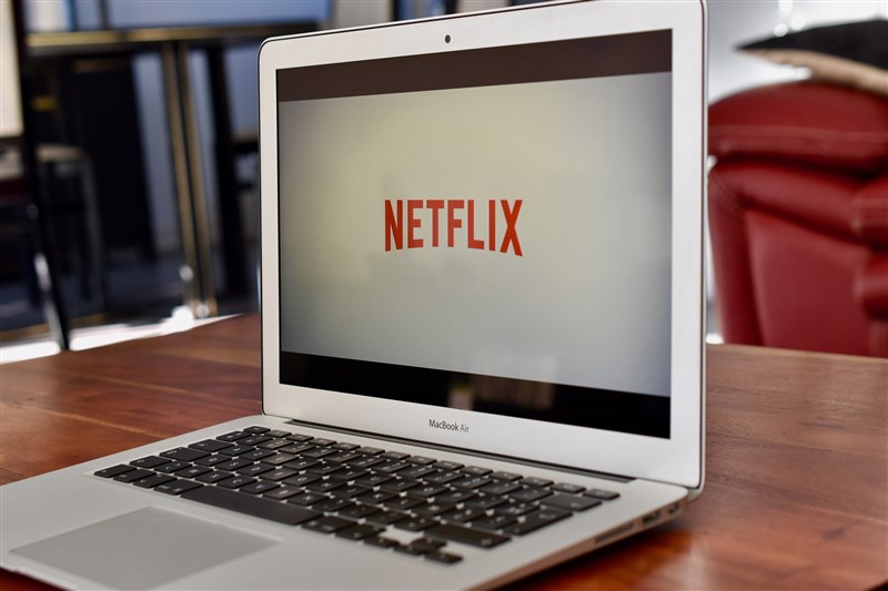 跨國影音串流平台Netflix拒絕支付韓國SK寬頻公司網路使用費,向法院提出主張債權不存在訴訟,韓國法院25日一審判決Netflix敗訴。(示意圖/圖取自Pixabay圖庫)