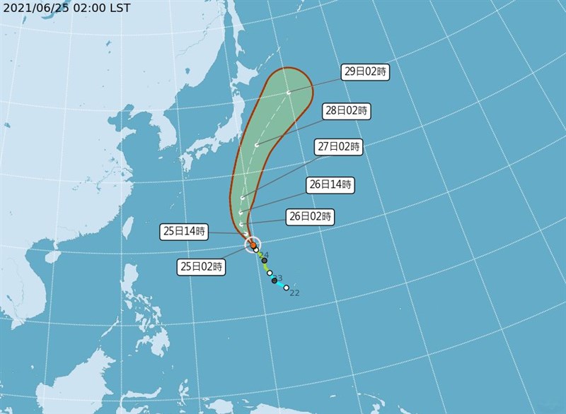 中央氣象局表示,輕度颱風薔琵25日凌晨2時中心位置於鵝鑾鼻東方2000公里海面上,持續偏北朝日本東方海域移動。(圖取自氣象局網頁cwb.gov.tw)