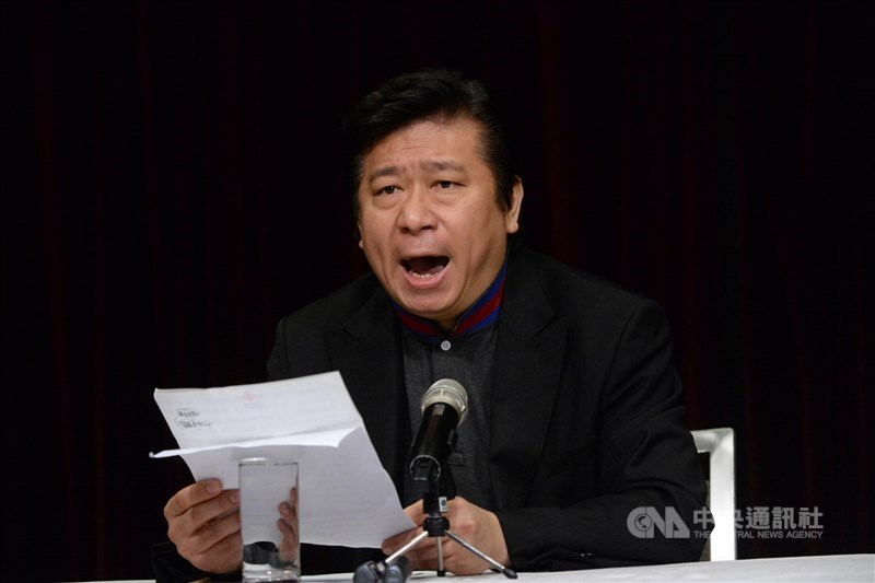 前國民黨立委張顯耀(圖)遭爆料已接種AZ疫苗,高雄市政府衛生局26日表示,罰義大醫院新台幣30萬元、張顯耀1.5萬元。(中央社檔案照片)