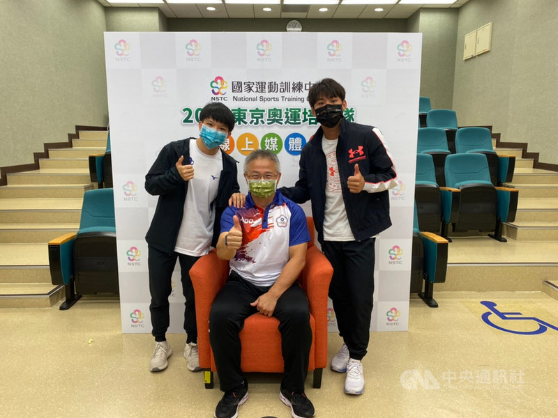 柔道國手林真豪(左)與楊勇緯(右)1日參與國訓中心線上媒體日活動,也透露平時消遣抒壓方式,兩人目前都為了東京奧運在做最後衝刺。(國訓中心提供)中央社 110年7月1日