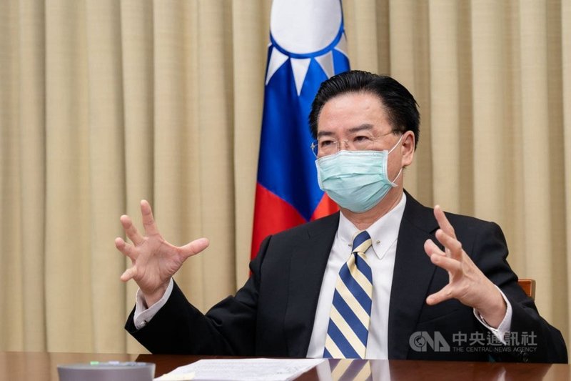 外交部長吳釗燮1日接受法國解放報視訊專訪,深入說明中國對台威脅及兩岸關係現況。(外交部提供)中央社記者鍾佑貞傳真 110年7月2日