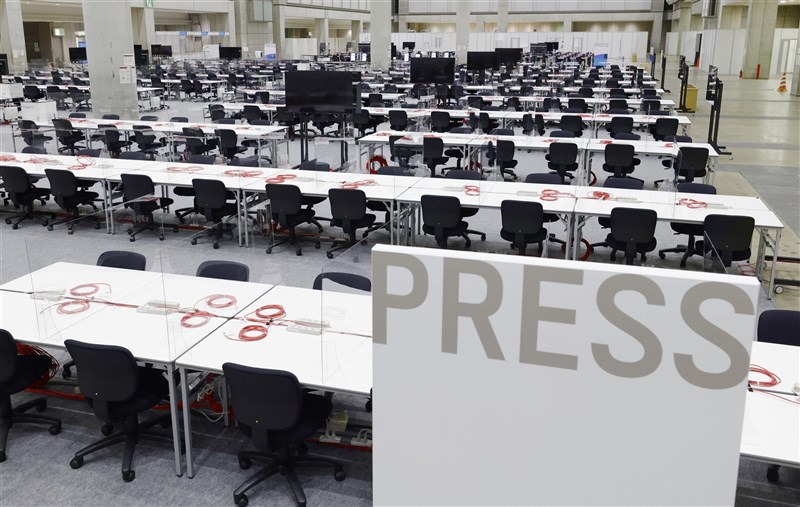 多家美國主流媒體聯名致函東京奧運暨帕運組織委員會,抗議東奧用GPS定位記者位置、禁止外媒採訪觀眾,稱種種限制超過防疫需求,且違反奧運憲章。圖為奧運主新聞中心。(共同社)