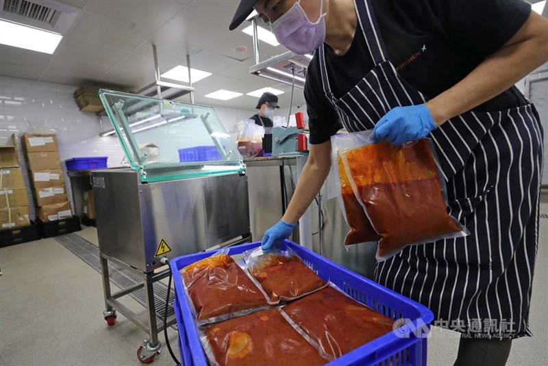 雲端廚房Just Kitchen的餐點會由中央廚房將食材料理至完成度近90%的半成品,再配送至各地衛星廚房。(中央社檔案照片)