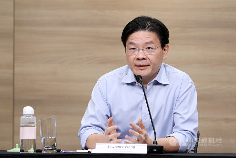 新加坡跨部會抗疫工作小組聯合領導人之一、財政部長黃循財7日表示,12日起放寬餐廳內用人數至最多5人一桌。(新加坡通訊及新聞部提供) 中央社記者侯姿瑩新加坡傳真 110年7月7日