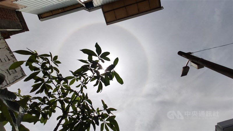 最新研究結果顯示,隨著氣候變遷加速,異常炎熱或寒冷的氣溫愈來愈常見,每年導致全球500萬人喪命。(中央社檔案照片)