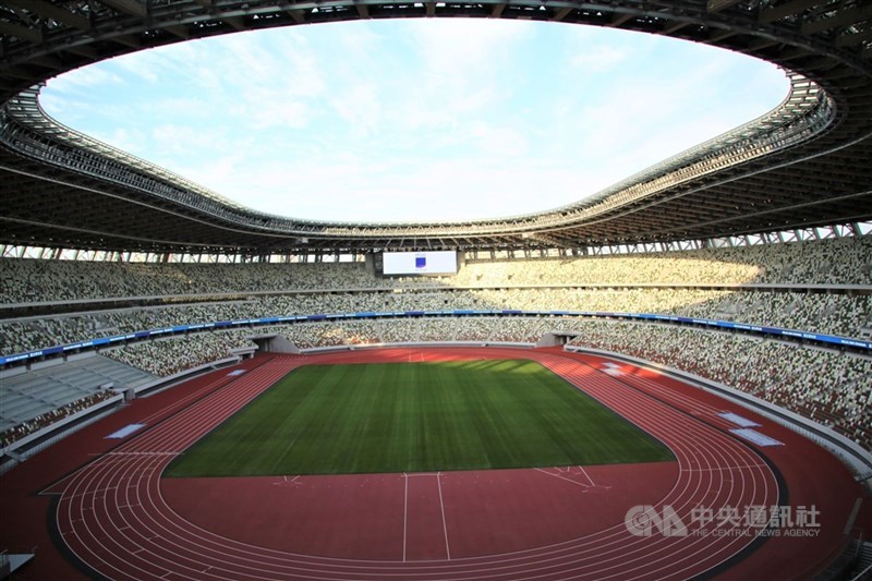 東京奧運7月23日開幕,8日國際奧林匹克委員會(IOC)等召開五方會談決定,東京都及鄰近3縣所有比賽場館採閉門賽。圖為東奧主場館國立競技場2019年12月完工不久照。中央社記者楊明珠東京攝 110年7月8日