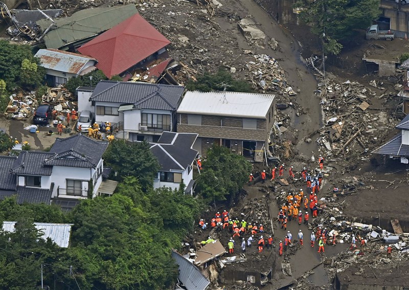 日本熱海土石流發生1週1700人持續投入搜救 國際 重點新聞 中央社cna