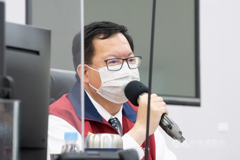 國內武漢肺炎疫情逐步穩定趨緩,桃園市長鄭文燦11日建議,指揮中心應恢復原本中央統籌、地方協力、疫調分工模式,讓跨縣市確診個案有更好的追蹤效果。(桃園市政府新聞處提供)中央社記者吳睿騏桃園傳真 110年7月11日