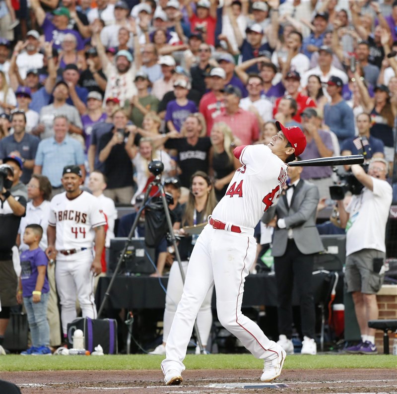 MLB洛杉磯天使日籍球星大谷翔平12日參加全壘打大賽,美聯社16日報導,大谷將15萬美元獎金分送給球團員工。(共同社)
