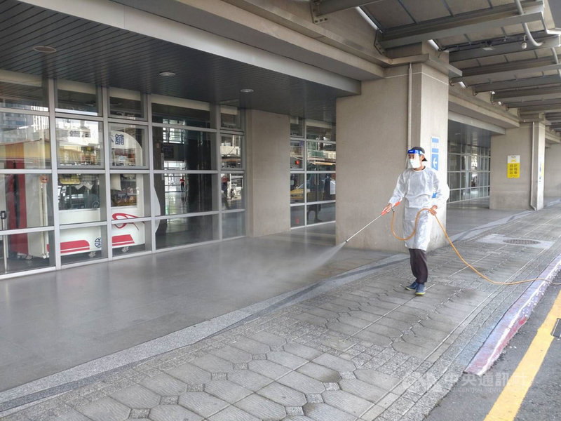 新北市一名46歲女性確診者11日曾至屏東親友家拜訪,屏東縣政府19日公布足跡,並已完成環境消毒作業。(屏東縣政府提供)中央社記者郭芷瑄傳真 110年7月19日