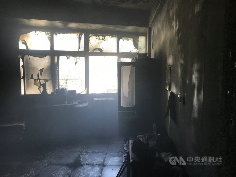 台中市東勢區三民街一處民宅21日上午發生火警,現場一片焦黑。(民眾提供)中央社記者趙麗妍傳真 110年7月21日