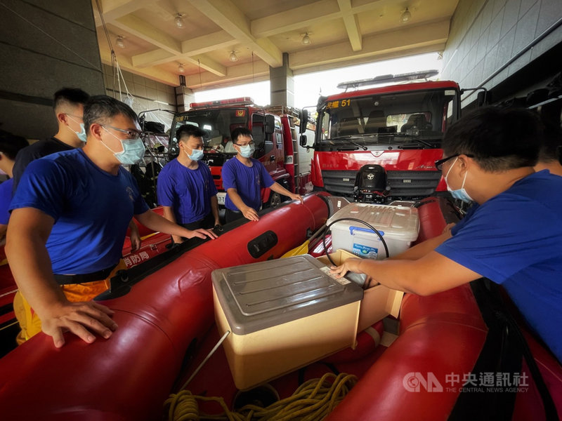 台北市消防局21日表示,已完成各項防颱整備因應各種防救災作為,並提醒民眾應做好家中門窗檢修等居家防颱措施。(台北市消防局提供)中央社記者黃麗芸傳真 110年7月21日