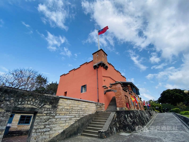 疫情趨緩,新北市將開放鶯歌陶瓷博物館、十三行博物館、淡水古蹟博物館(圖)、黃金博物館、坪林茶業博物館及國定古蹟林本源園邸等部分室內空間,22日上午8時起受理首次預約,首波可預約參觀日期為24日至8月1日。(新北市文化局提供)中央社記者沈佩瑤傳真 110年7月21日