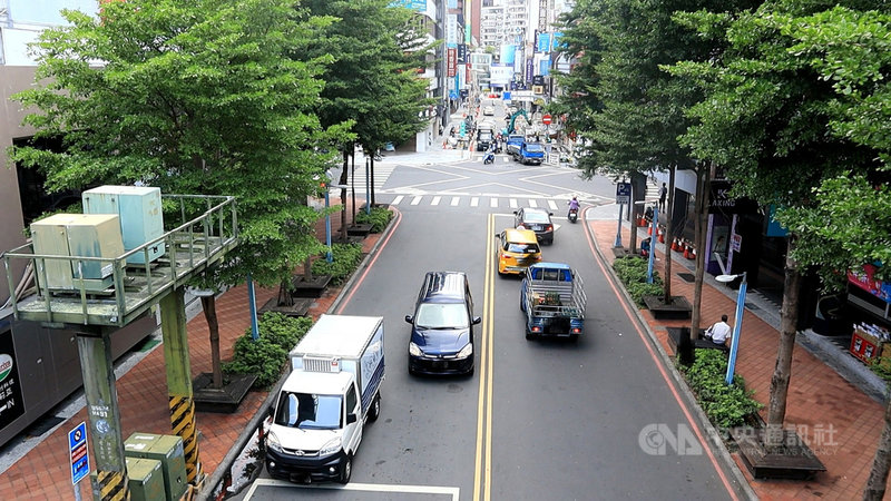 新北市工務局長表示,市府目前積極推動新北市2030願景工程板橋府中美學計畫,規劃將縣民大道和中山路間的重慶路路段改為行人徒步區,預計25日起封路施工。(新北市工務局提供)中央社記者王鴻國傳真 110年7月22日
