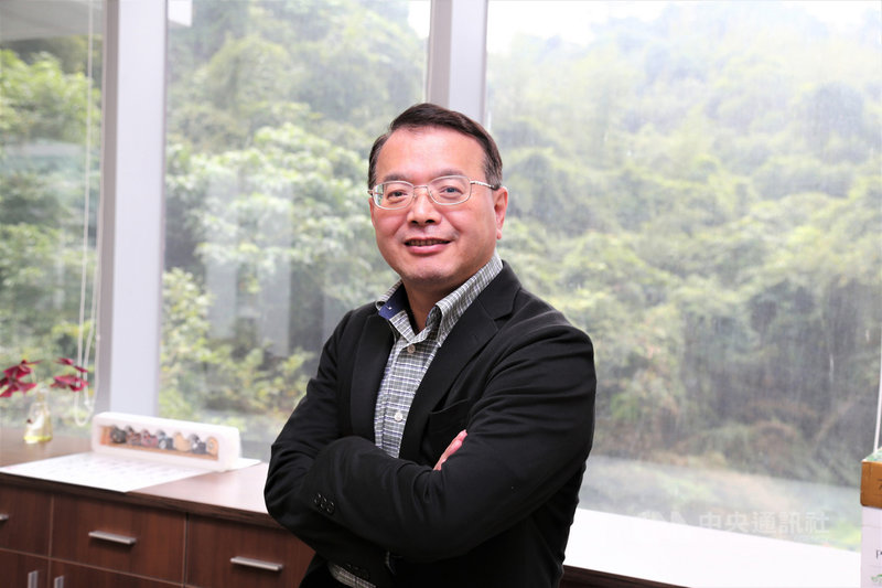 生技中心執行長吳忠勳表示,台灣進行中的細胞治療相關臨床試驗案件占全球案件數約12%,且逐年快速增長中,已有不錯的起跑式。(生技中心提供)中央社記者韓婷婷傳真 110年7月23日