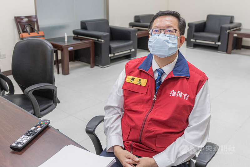 桃園市長鄭文燦(圖)表示,台灣男子射箭代表隊中的魏均珩是桃園市的選手,這次在東京奧運男子射箭團體對抗賽中拿下銀牌,市政府會依規定加發獎金。(桃園市政府新聞處提供)中央社記者吳睿騏桃園傳真 110年7月26日