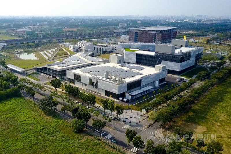 台南市政府經濟發展局29日公布今年1至6月台南市共新增155件投資案,吸引新台幣127億元投資額。圖為沙崙智慧綠能科學城空拍照。(台南市經發局提供)中央社記者楊思瑞台南傳真 110年7月29日