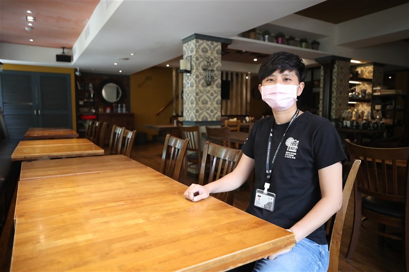 貳樓餐飲營運協理林孟璇表示，雖然業績不如疫情之前，但是能讓員工繼續上班、公司持續有收入，顧客也能吃到餐點，一舉三贏。
