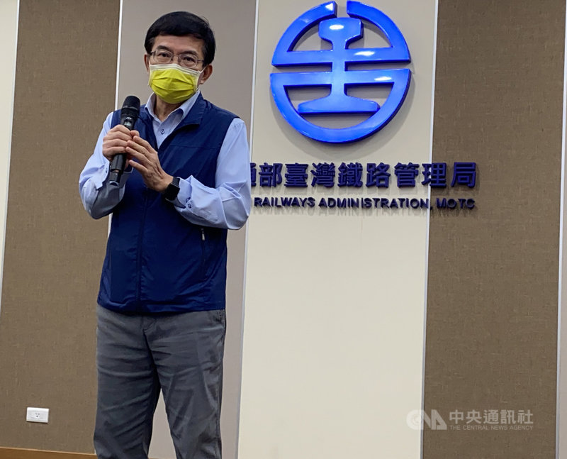 交通部31日與太魯閣號事故罹難者家屬召開第2次懇談會,交通部長王國材(圖)會中承諾,將指示主秘黃荷婷在最短時間內拜訪所有家屬,了解個別需求,且已經簽署和解書的家屬也能重簽。中央社記者余曉涵攝 110年7月31日