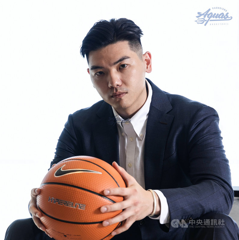 台灣職籃新聯盟T1 League高雄海神隊1日宣布,簽下旅外好手胡瓏貿,盼他將旅外的經驗帶到海神隊,能有傑出表現幫助球隊衝擊總冠軍。(高雄海神隊提供)中央社記者黃巧雯傳真 110年8月1日